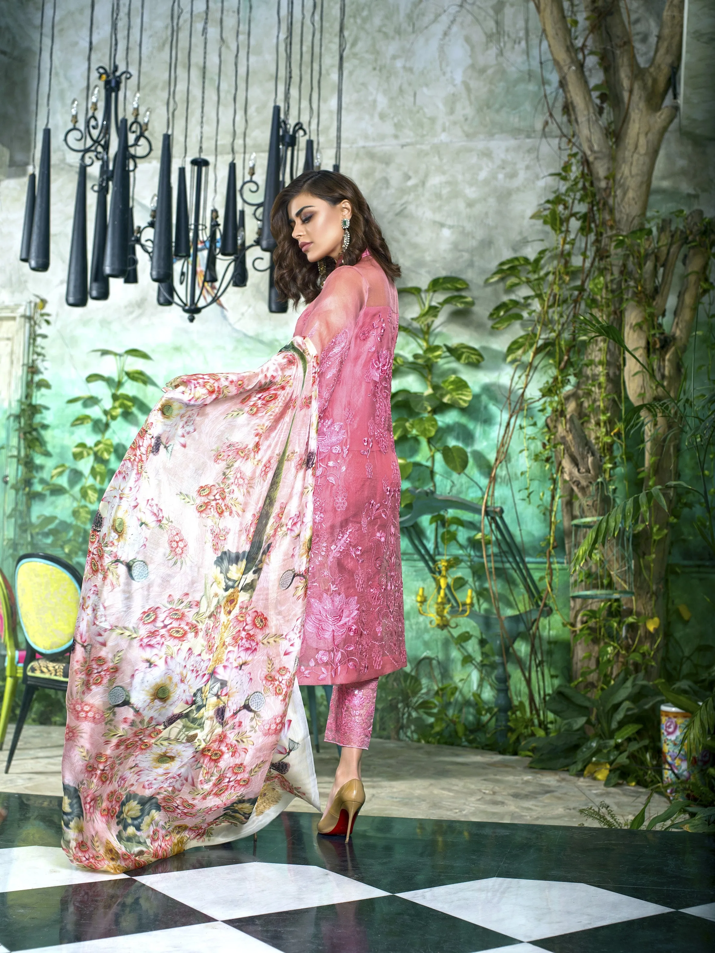 Honey Waqar Bouquet de Fleur Luxury Silk Collection 2018 – Rose Pampam 03