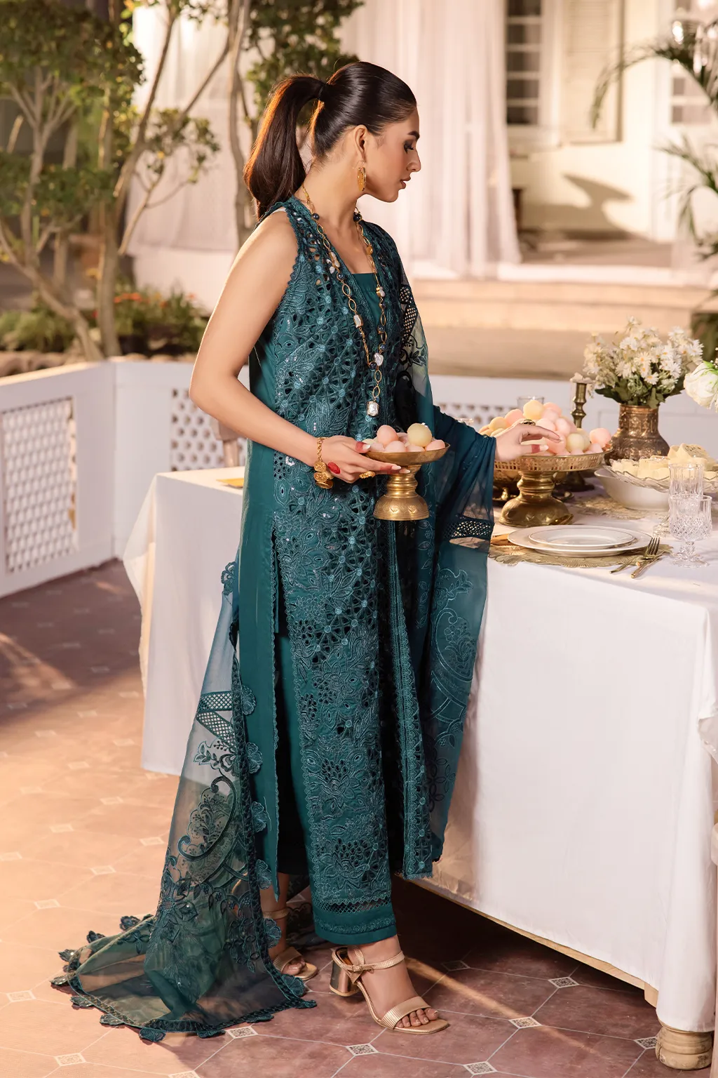 Iznik Nani Ka Ghar Eid Lawn Collection – NKG-07 Embroidered Lawn