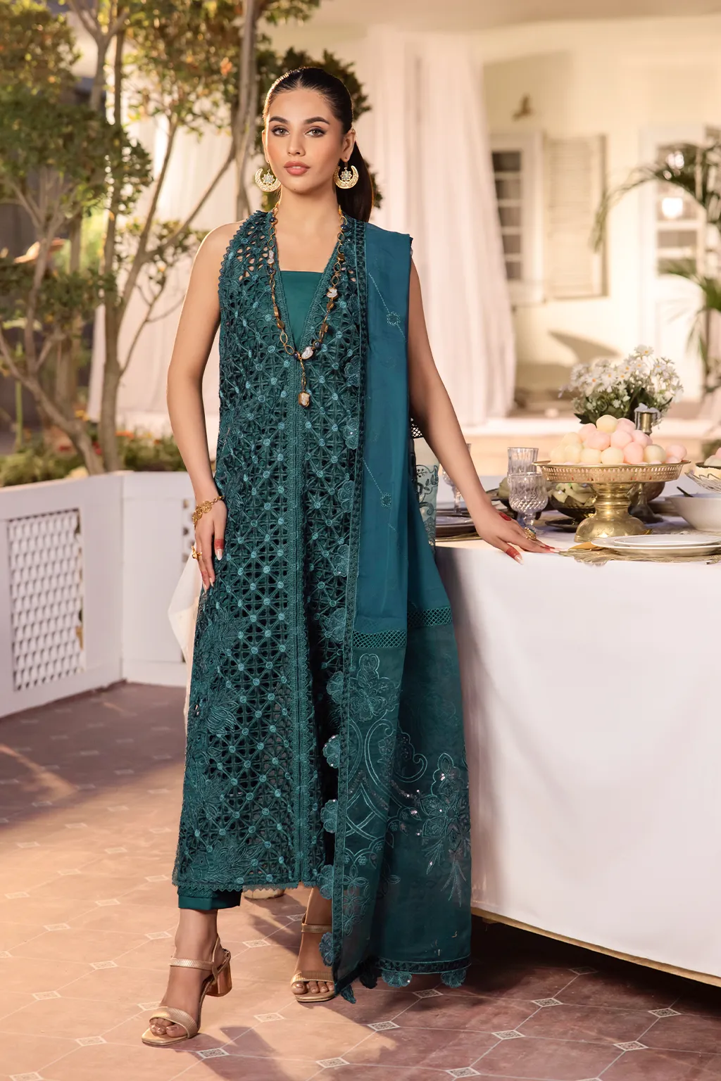 Iznik Nani Ka Ghar Eid Lawn Collection – NKG-07 Embroidered Lawn